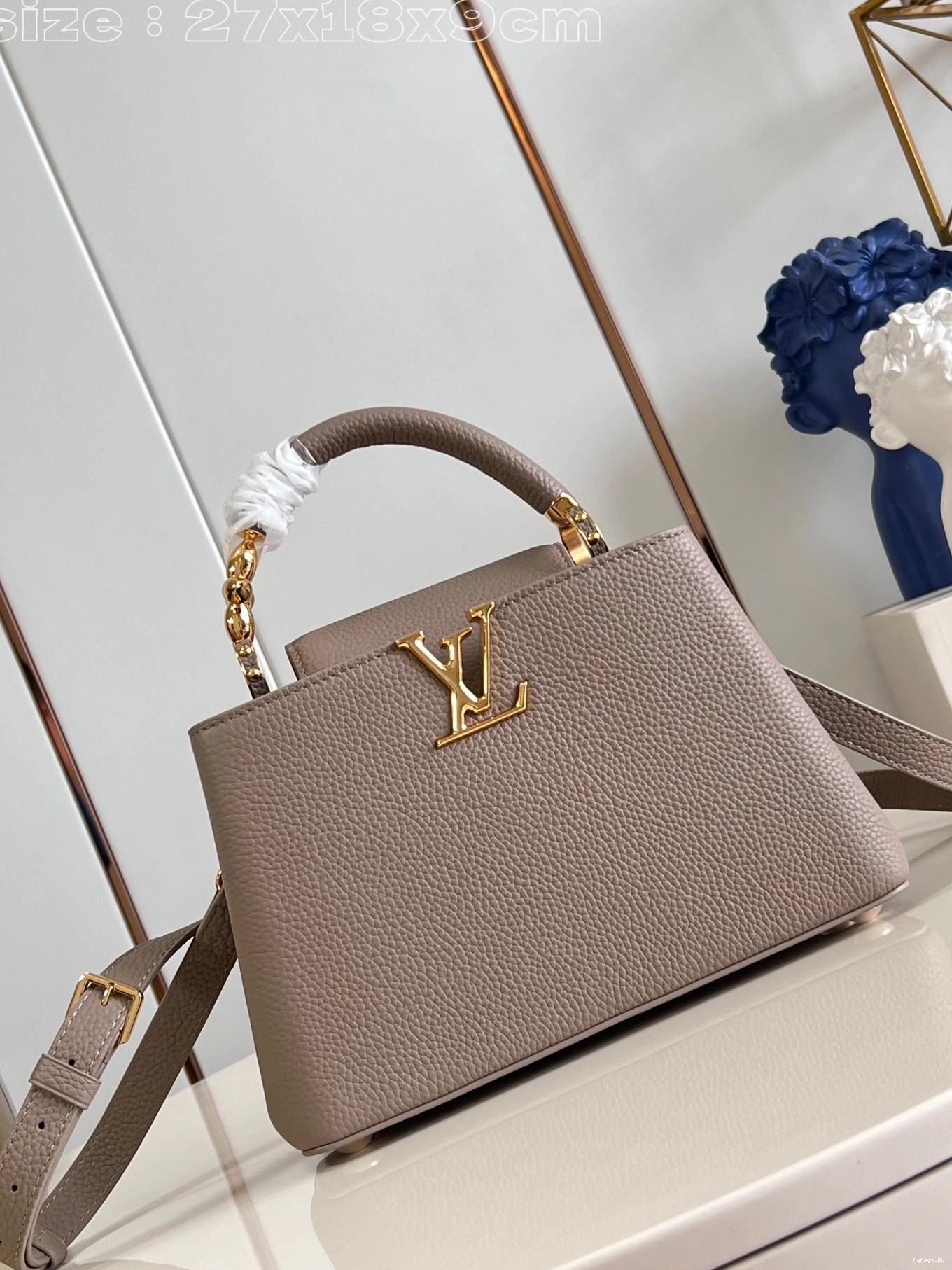 BB-27*18*9CM CAPUCINES VUITTON LOUIS 0201